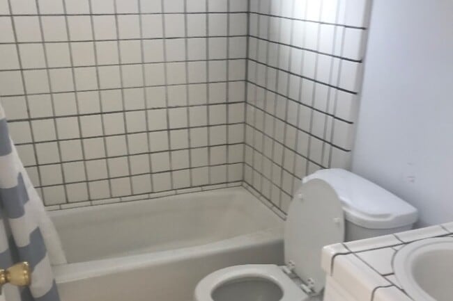 Building Photo - 2931 2nd St Unit 1