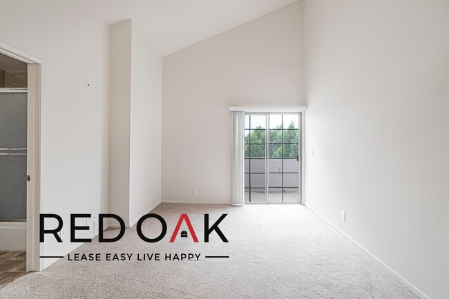 Photo - 4651 Cahuenga Blvd