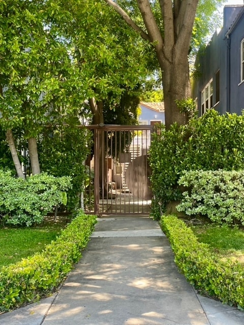 Photo - 530 N San Vicente Blvd