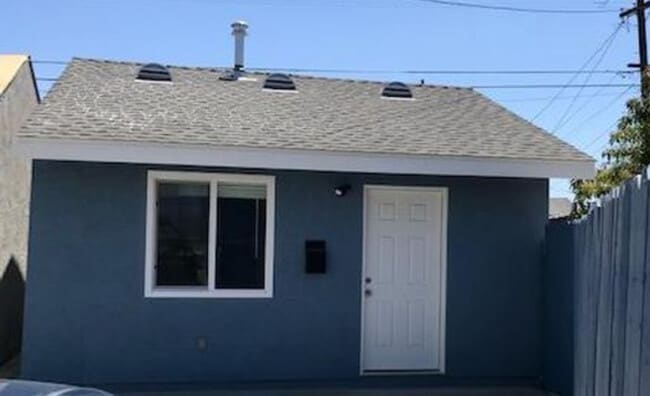 Building Photo - 15612 Ermanita Ave