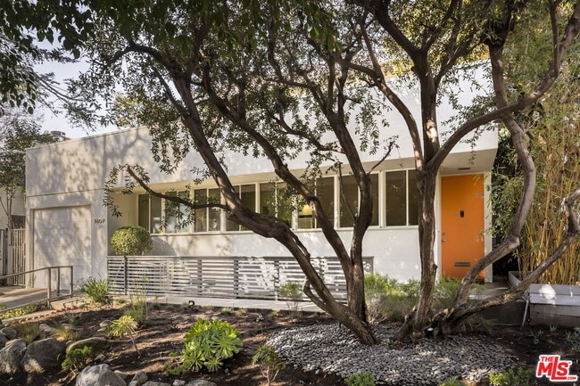 Building Photo - 1607 Angelus Ave