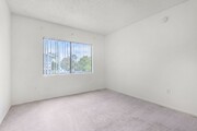 Photo - Chatsworth Rent This Now Unit 6ix