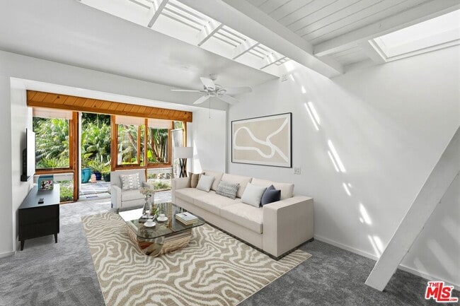 Photo - 6456 Surfside Way