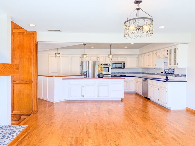 Photo - 2511 Monaco Dr