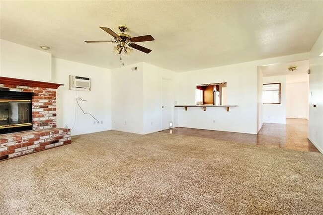 Photo - 3BD/2BA HOME AVAILABLE IN NORTH CLAIREMONT ONLY $4,495!