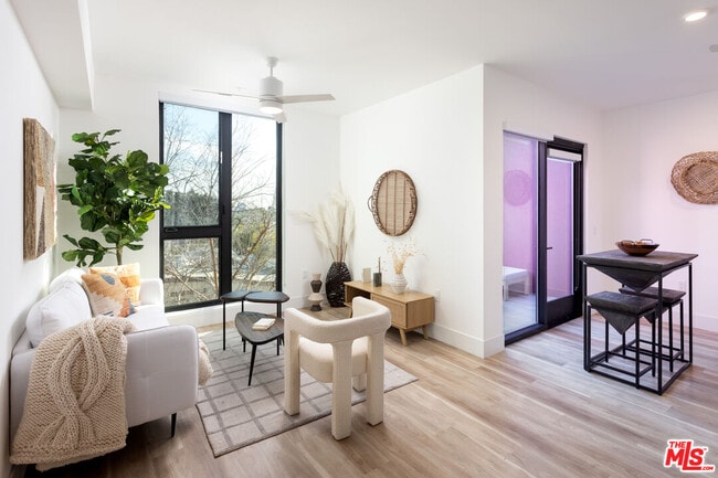 Photo - 7617 Santa Monica Blvd Unit 218