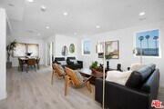 Photo - 945 N Oxford Ave Townhome