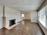 Photo - 18601 Victory Blvd