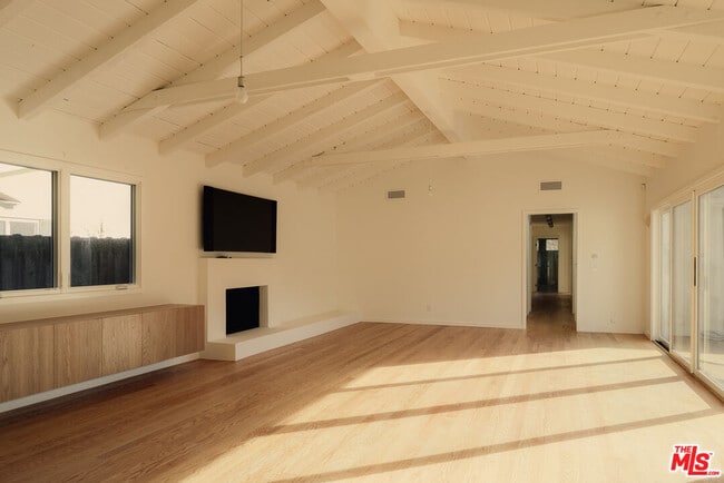 Photo - 914 Bienveneda Ave