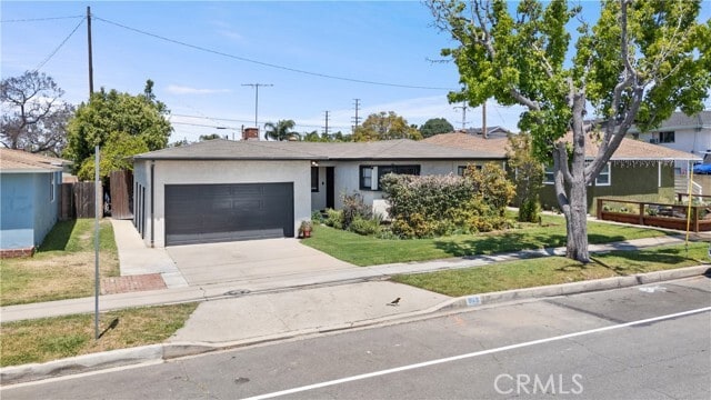 Photo - 923 W Maple Ave House