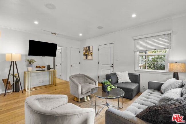 Photo - 3320 Barham Blvd