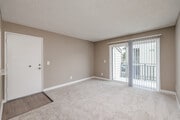 2BR, 2BA - 855SF - Living Room - Oro Vista Apartments