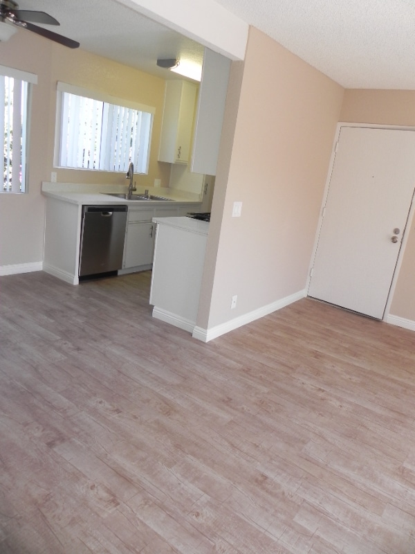 Photo - 8602 Chapman Ave