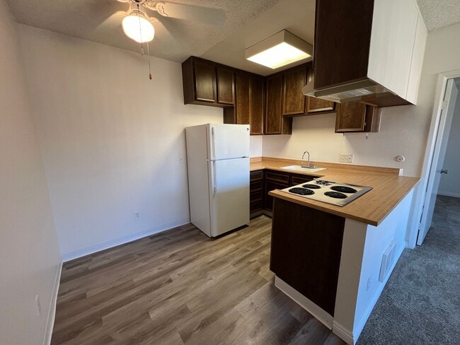 Second Month Free! Welcome Home to La Casa... - Second Month Free! Welcome Home to La Casa... Unit 50