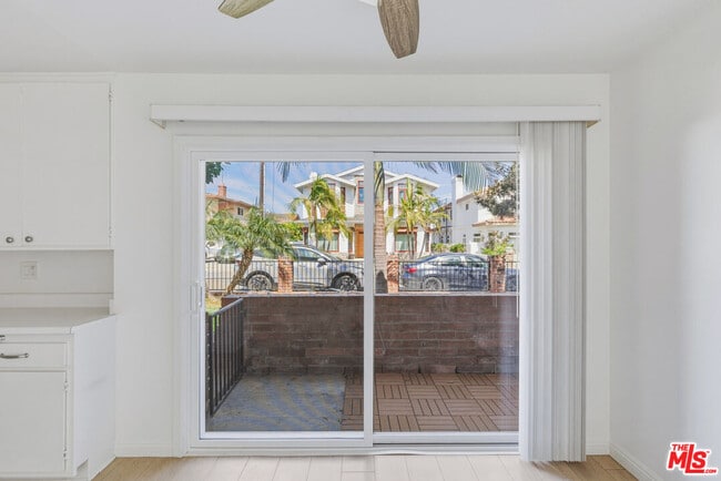 Photo - 2020 Graham Ave Unit 101