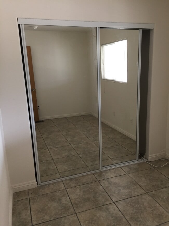 Photo - 43435 Nola St