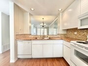 Photo - Beautiful 2bd/1ba in Irvine with tons of A... Condo