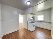 Photo - 2.0 bedroom in Los Angeles California 90037 Unit 460 1/2