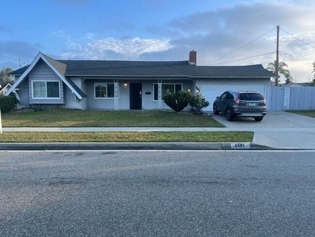 Building Photo - 3 Bedroom 2 Bath House Westminster, CA !