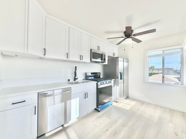 Photo - 1600 Chestnut Ave