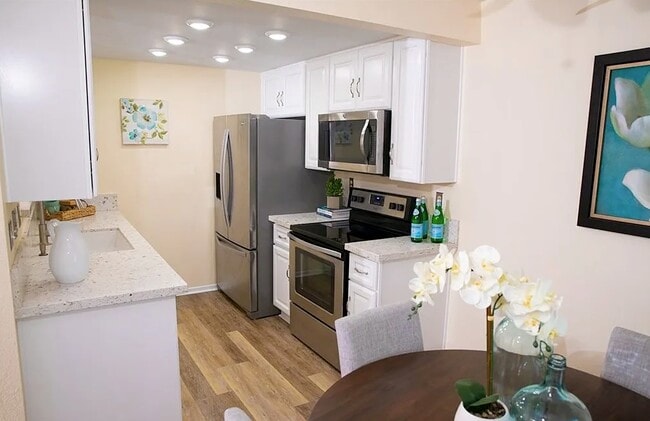 Photo - 638 Bridgeport Cir Unit 638 Bridgeport