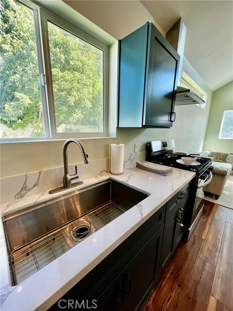 Photo - 22151 Cohasset St