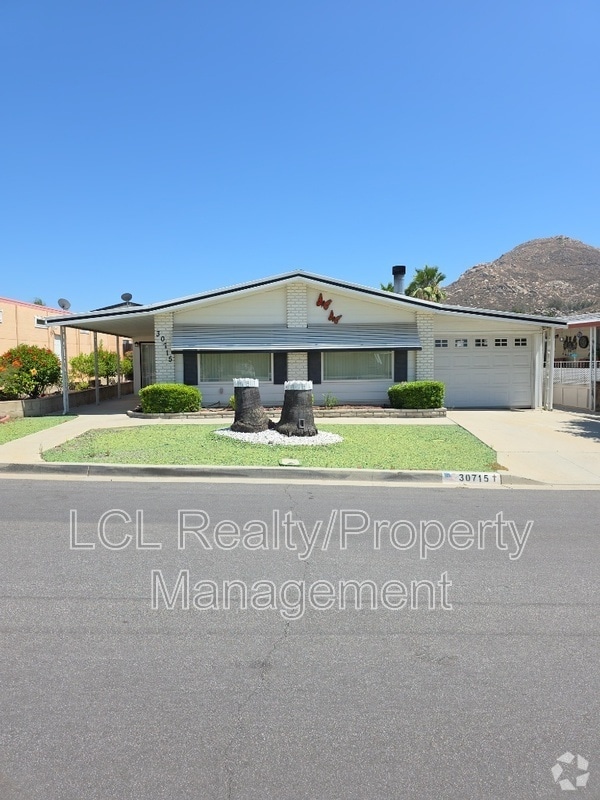 Building Photo - 30715 Arenga Palm Dr Rental