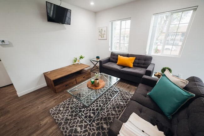 Photo - 9693 Amboy Ave Unit 9693