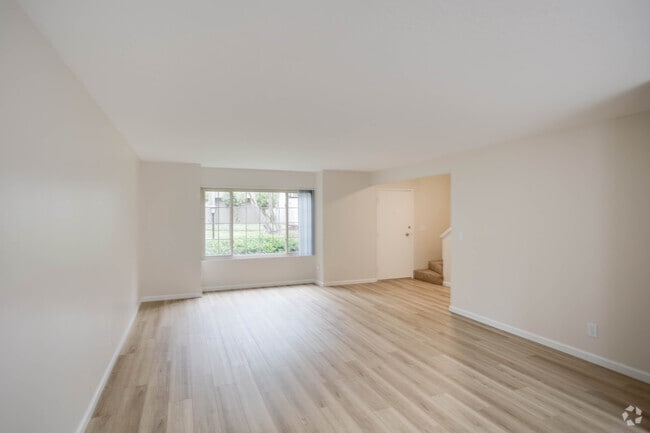 3BR, 3BA - 1603SF - Living Room - La Colina Gardens