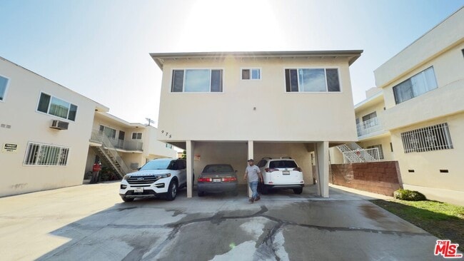 Photo - 975 S Kingsley Dr Unit 6