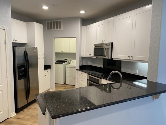 Building Photo - 3957 30th St Unit 213