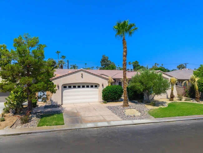 Photo - 43501 Parkway Esplanade W