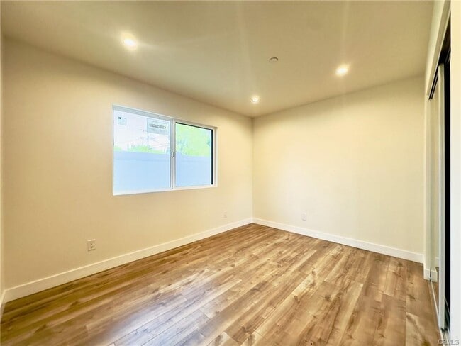 Photo - 15952 Cohasset St