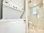 Photo - 421 1/2 N Coronado St