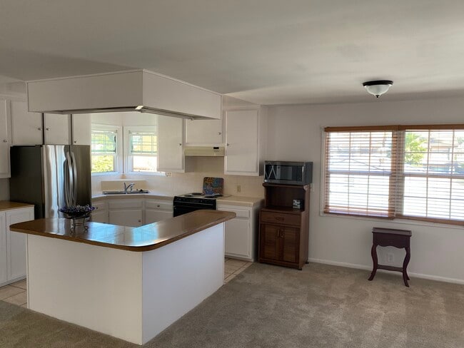 Kitchen/Dining - 1703 S 5th St Unit 1