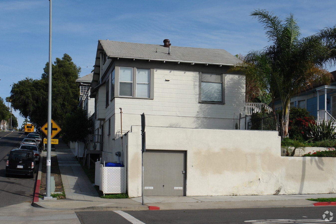 Photo - 1061-1077 20th St Apartments