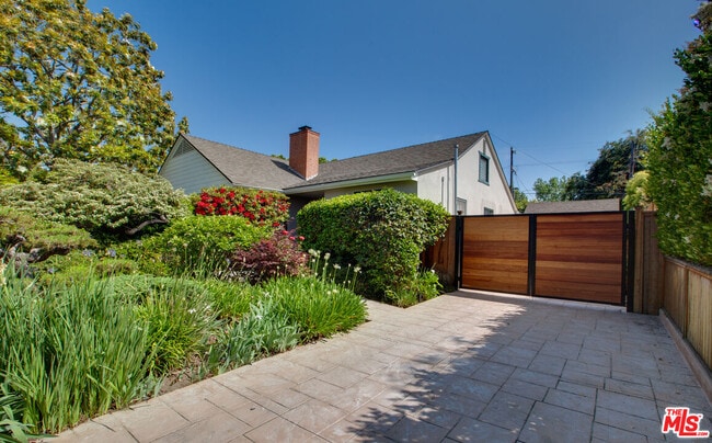 Photo - 3363 Colbert Ave