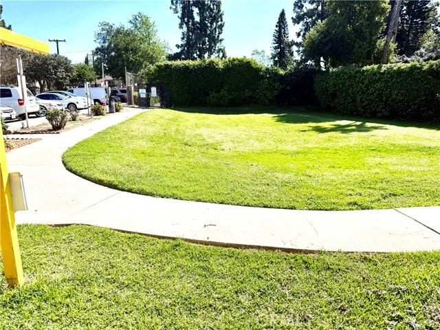 Photo - 684 E Lee Pl