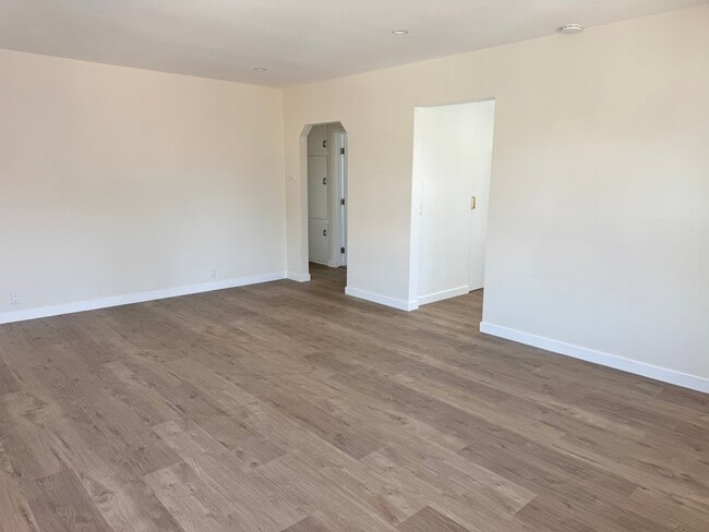 Photo - 911 S Atlantic Blvd Unit C