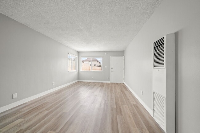 Photo - 835-845 Glenway Dr.