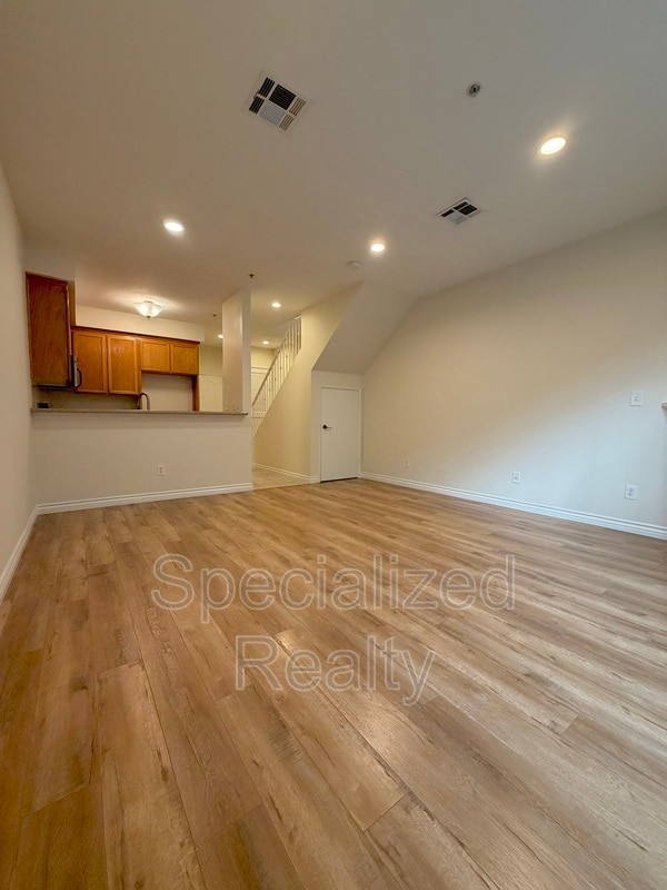 Photo - 5716 Whitsett Ave