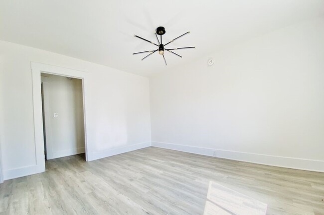 Photo - 1474 W Vernon Ave