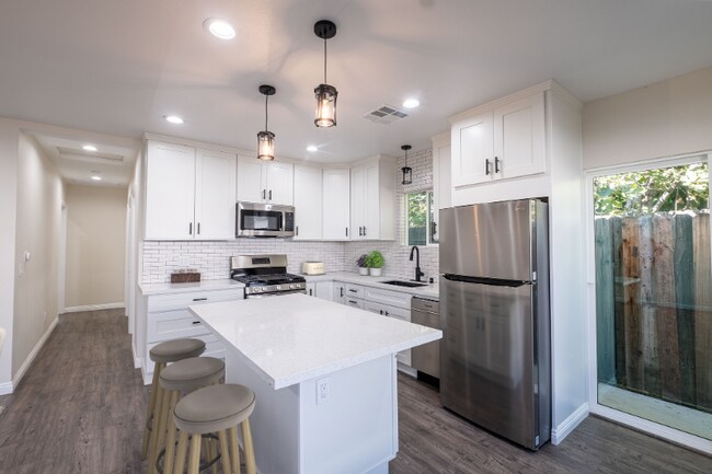 Photo - 19203 Lemay St