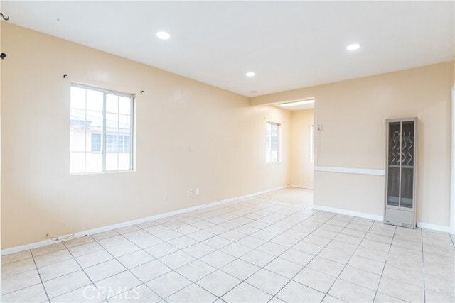 Photo - 921 Carob Way