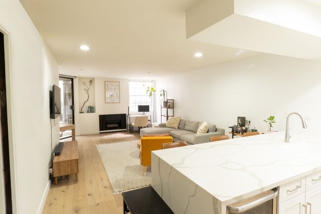 Photo - 740 Kings Rd Unit 122