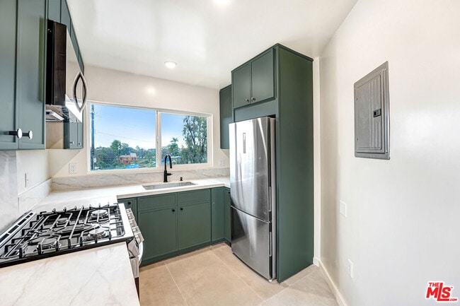 Building Photo - 16185 Sunset Blvd Unit 5