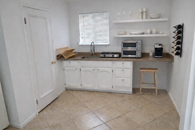 Kitchen - 640 N Fuller Ave Unit Guest House