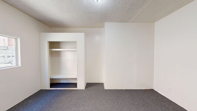 Building Photo - 116 N Lake St Unit 4A