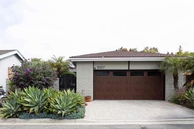Photo - 3337 Vivienda Cir House