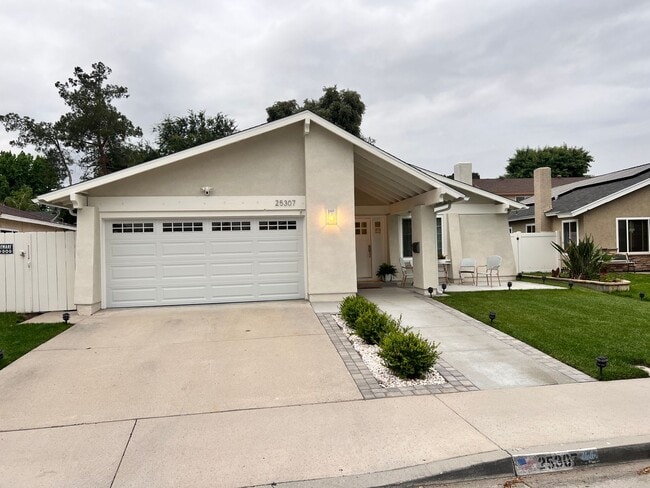 COMING SOON! Single Story 3 Bedroom Home f... - COMING SOON! Single Story 3 Bedroom Home f...